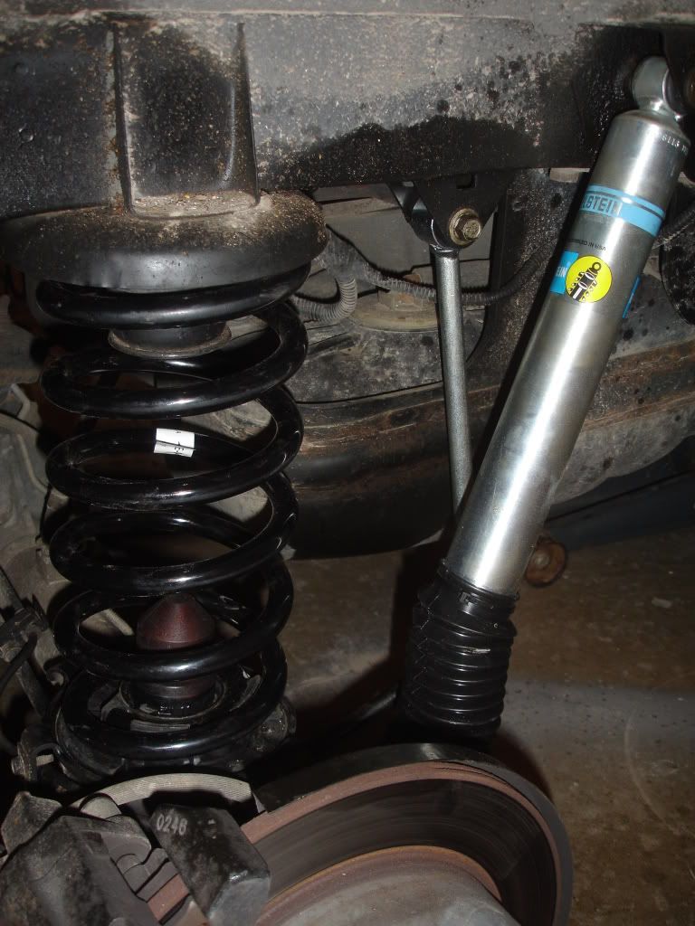 Rough country shocks upside down??